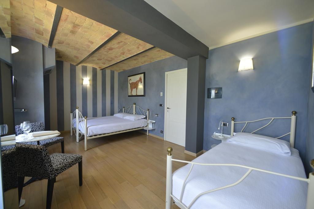 Cascina San Michele Bed & Breakfast Costigliole d'Asti Cameră foto